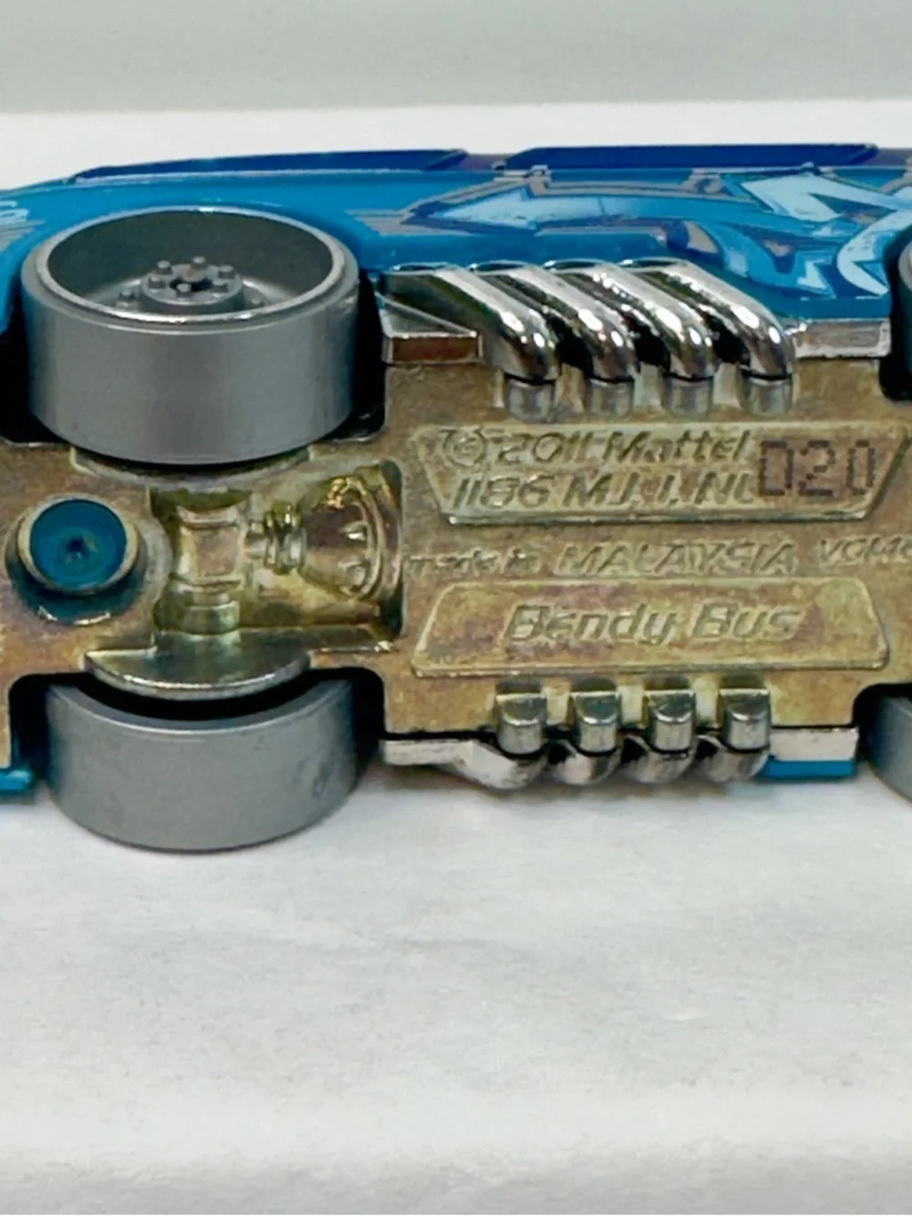 2011 Hot Wheels Mattel Bendy Bus Transporter Vehicle VO146 Loose Blue Toy A